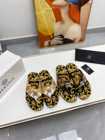 Dép tông nam VERSACE* hoạ tiết hoa văn vàng các mẫu đẹp độc