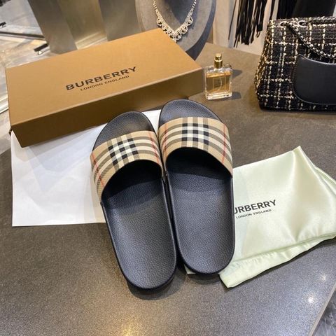 Dép nữ BURBERRY quai kẻ đẹp