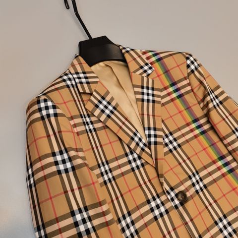 Vest nam Burberry* kẻ đẹp new