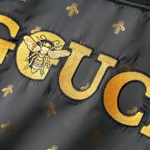 Áo bomber nam GUCCI* lưng chữ hoạ tiết ong vàng đẹp cao cấp