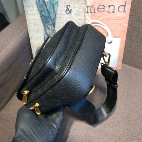 Túi nam nữ GUCCI đeo ngực size 25x15cm