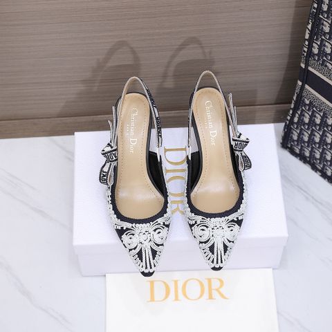 Giày cao gót Dior* thêu hoạ tiết nổi đẹp sang SIÊU CẤP