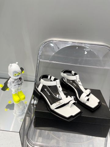 Sandal nữ sỏ ngón JIN LIYAN da bóng nẹp bạc kiểu đẹp đế cao 3cm SIÊU CẤP