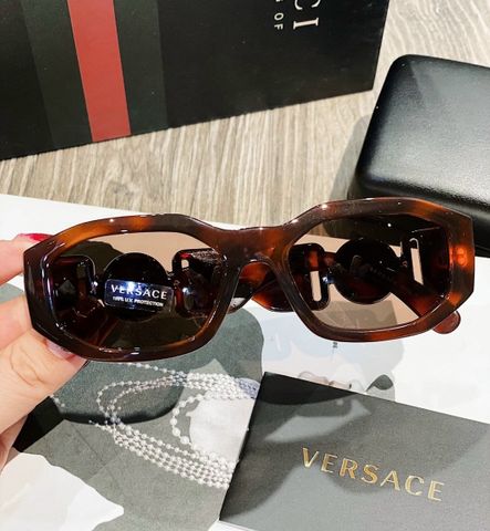 Kính nữ VERSACE* dáng mắt to vừa gọng logo vàng đẹp sang SIÊU CẤP