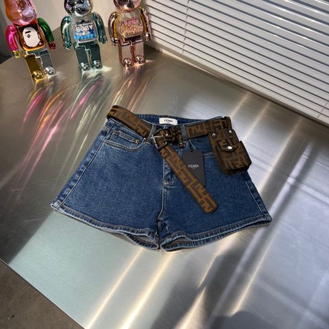 Quần short jeans FENDI* kèm đai belt bag hoạ tiết logo nâu đẹp độc SIÊU CẤP