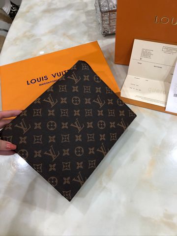 Clutch LV nam nữ hoạ tiết Monogram size 26cm