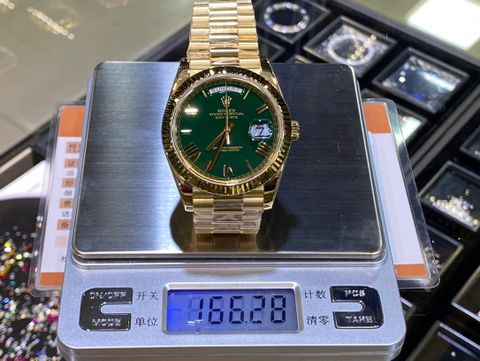 Đồng hồ nam rolex* dây kim loại mặt xanh lá