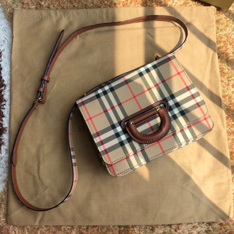 Túi xách nữ BURBERRY kẻ đẹp cao cấp 20cm và 27cm