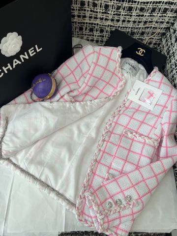 Áo khoác dạ Tweed chanel* kẻ trắng hồng VIP 1:1