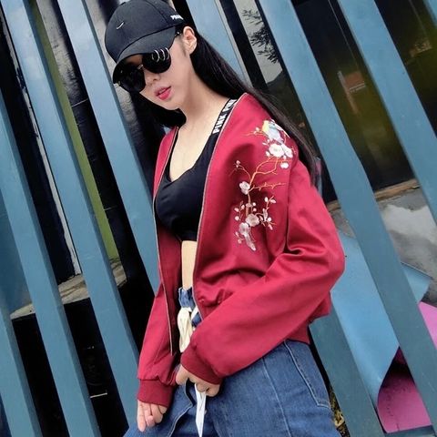 Bomber nữ thêu hot trends