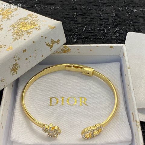 Vòng tay Dior* SIÊU CẤP