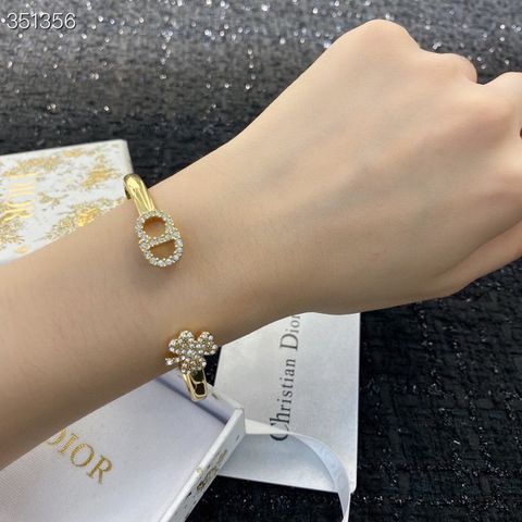 Vòng tay Dior* SIÊU CẤP