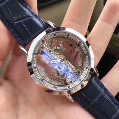 Đồng hồ CORUM máy cơ hàng độc cho anh em