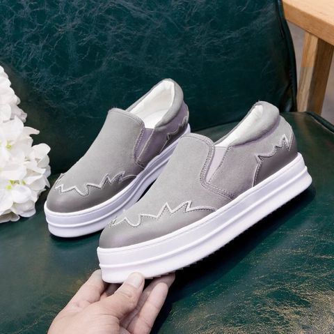 Giày slip on hàng độc cho nữ