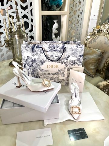 Giày cao gót MANOLO* BLAHNIK* mũi nhọn logo vuông nạm ngọc đẹp sang VIP 1:1