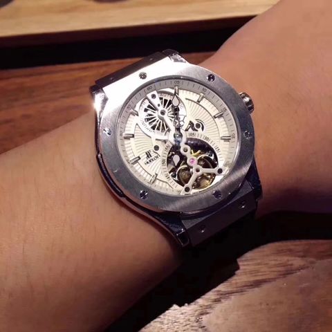 Đồng hồ nam hublot máy cơ 43mm dây