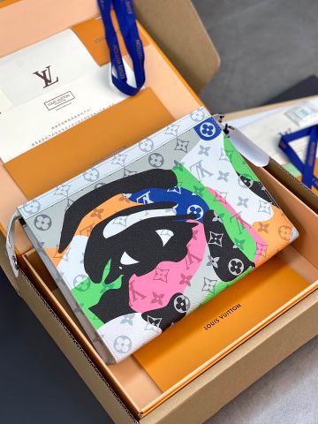 Clutch LV* nam nữ hoạ tiết Monogram phối màu trừu tượng thêu da nổi hình con mắt hàng độc