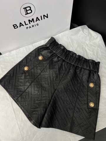 Quần short da cừu BALMAIN* dập nổi hoạ tiết logo đẹp VIP 1:1