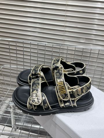 Nhân bản từ Sandal nữ Di*or* thể thao hai quai vải lót da bò VIP 1:1