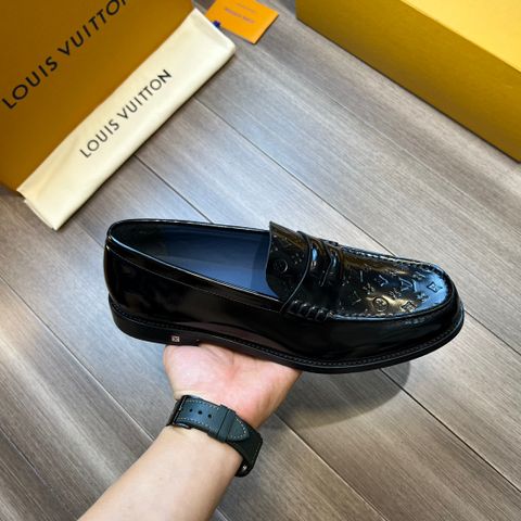 Giày nam Loafer LV* da bóng mờ dập hoạ tiết Monogram VIP 1:1