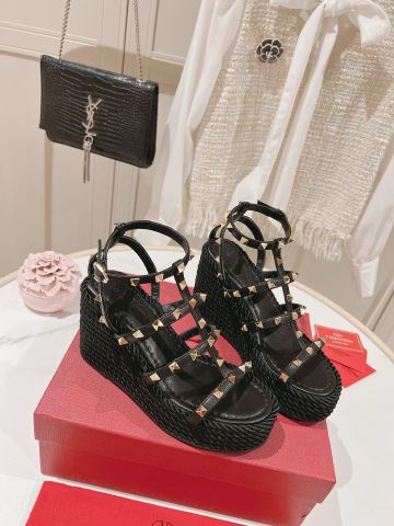 Sandal nữ đế xuồng cói VALENTINO* cao 10cm quai da bò tán đinh đẹp VIP 1:1