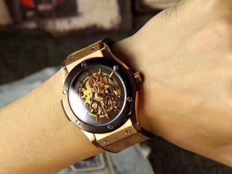 Đồng hồ Hublot cơ cực đẹp