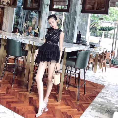 Đầm xoè thân ren đẹp xinh quá