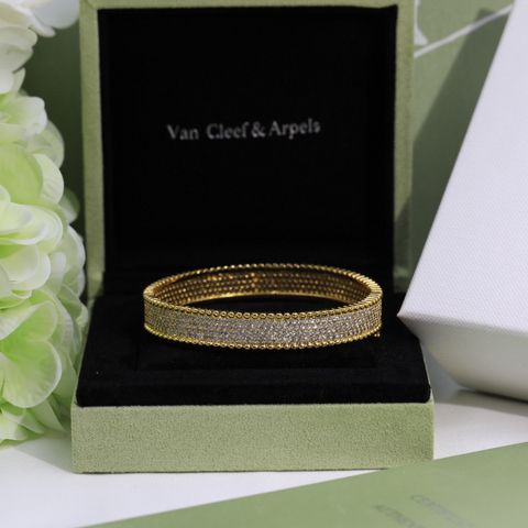 Vòng tay Van* Cleef* nạm đá đẹp sang SIÊU CẤP