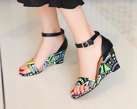 sandal phối hoạ tiết độc đẹp hàng cao cấp