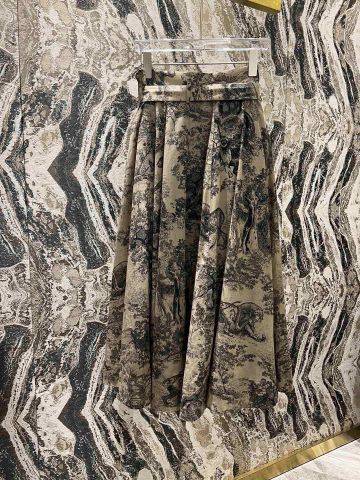 Chân váy Dior* xoè dài hoạ tiết bức tranh nền nâu SIÊU CẤP
