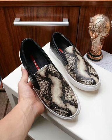 Slip on prada vân rắn độc đáo trẻ trung