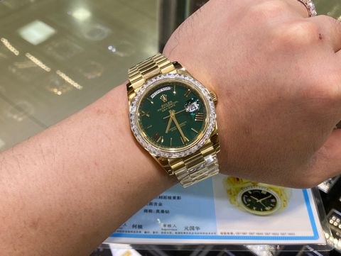 Đồng hồ nam rolex* dây kim loại mặt xanh lá