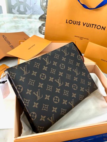 Clutch LV* nam nữ hoạ tiết Monogram nâu form vuông vắn khoá vàng đúc VIP 1:1