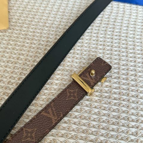 Belt nữ L*V dây belt có thể sử dụng được cả hai mặt hai màu rất đẹp và tiện lợi