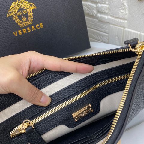 Clutch VERSACE* nam nữ dáng vuông da bò Logo vàng đẹp SIÊU CẤP