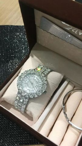 Đồng hồ chính hãng hongkong nạm full kim cương cao cấp