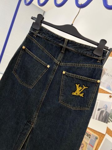 Chân váy jeans dài L*V túi thêu logo vàng đẹp VIP 1:1