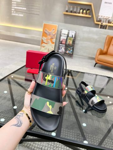 Sandal nam VALENTINO* quai da bò in hoạ tiết đẹp cao cấp