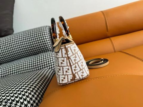 Túi xách nữ FENDI* hoạ tiết logo nổi VIP 1:1