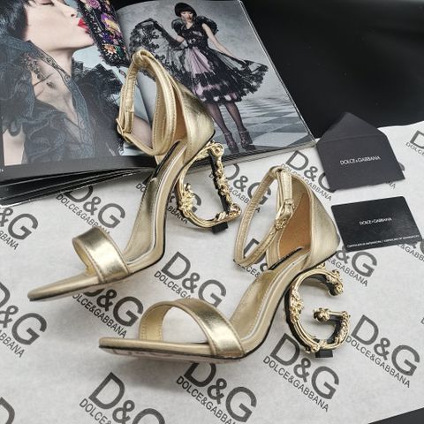 Sandal cao gót DG* quai da bò gót logo DG trạm hoa văn vàng đẹp sang SIÊU CẤP