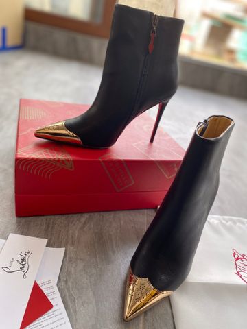 Boot Louboutin* cao 10cm da bò lỳ mũi nẹp kim loại đẹp sang SIÊU CẤP