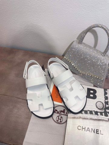 Sandal nữ Hermes* da bò lỳ có nhiều màu