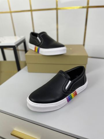 Giày slip on nam Burberry* da bò mềm màu đen và trắng