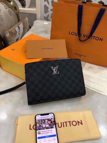 Clutch LV* nam nữ karo xám khoá số bạc đẹp