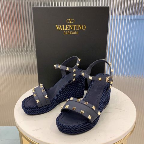 Sandal nữ đế xuồng VALENTINO* cao 10cm quai da bò tán đinh đẹp SIÊU CẤP