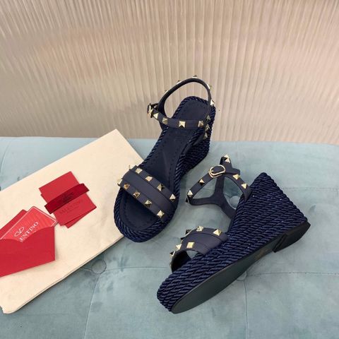 Sandal nữ đế xuồng VALENTINO* cao 10cm quai da bò tán đinh đẹp SIÊU CẤP