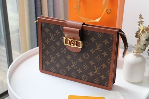 Clutch LV* nữ dauphine* hoạ tiết Monogram