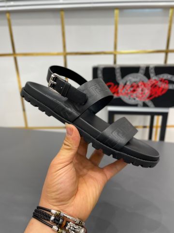 Sandal nam VERSACE* quai da bò dập nổi hoạ tiết logo