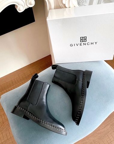 Giày nữ GIVENCHY* cao cổ viền đinh đẹp