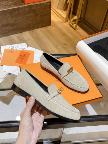 Giày lười nữ Hermes* da lộn khoá vàng đẹp sang SIÊU CẤP